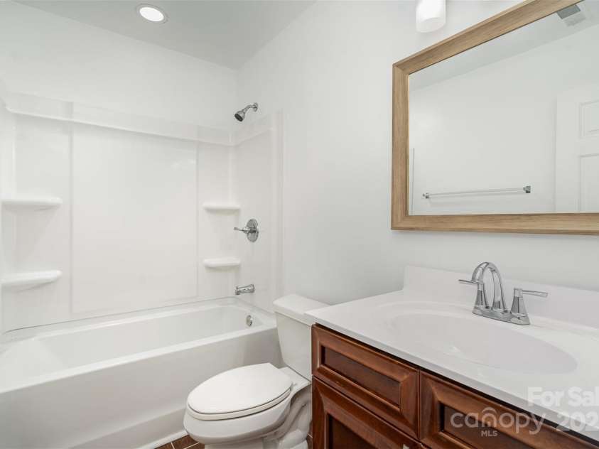 8325 Knights Bridge Road, Charlotte, NC 28210.  MLS# CAR4250598, YatesRealty ID 12699. Second Full Bathroom