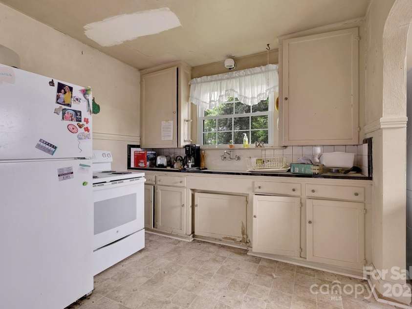 114 5th Street, Albemarle, NC 28001.  MLS# CAR4250566, YatesRealty ID 127. 