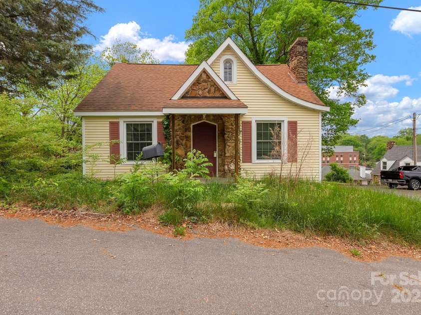 114 5th Street, Albemarle, NC 28001.  MLS# CAR4250566, YatesRealty ID 127. 