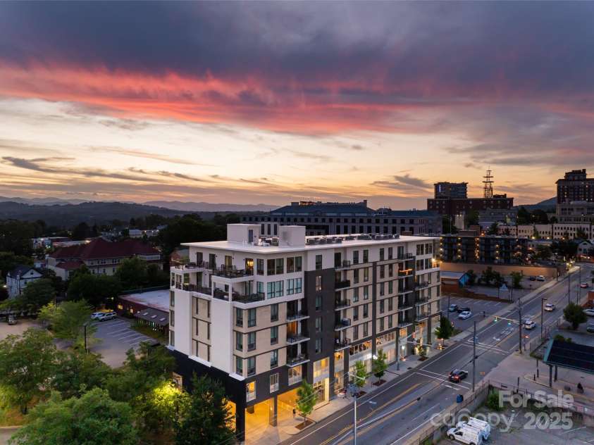 45 Asheland Avenue, Asheville, NC 28801.  MLS# CAR4283010, YatesRealty ID 127. 