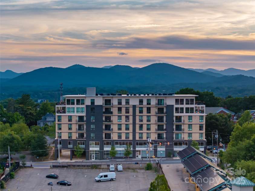 45 Asheland Avenue, Asheville, NC 28801.  MLS# CAR4283010, YatesRealty ID 127. 