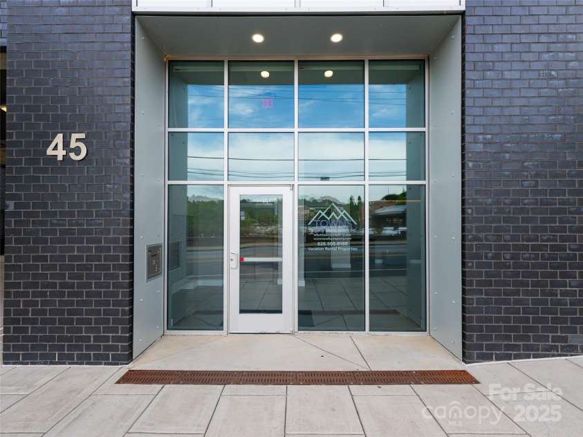 45 Asheland Avenue, Asheville, NC 28801.  MLS# CAR4283010, YatesRealty ID 127. 