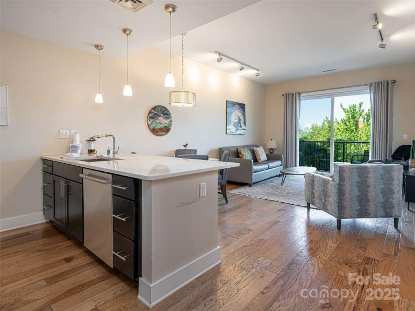 45 Asheland Avenue, Asheville, NC 28801.  MLS# CAR4283010, YatesRealty ID 127. 