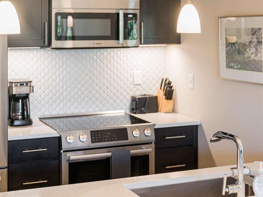 45 Asheland Avenue, Asheville, NC 28801.  MLS# CAR4283010, YatesRealty ID 127. 