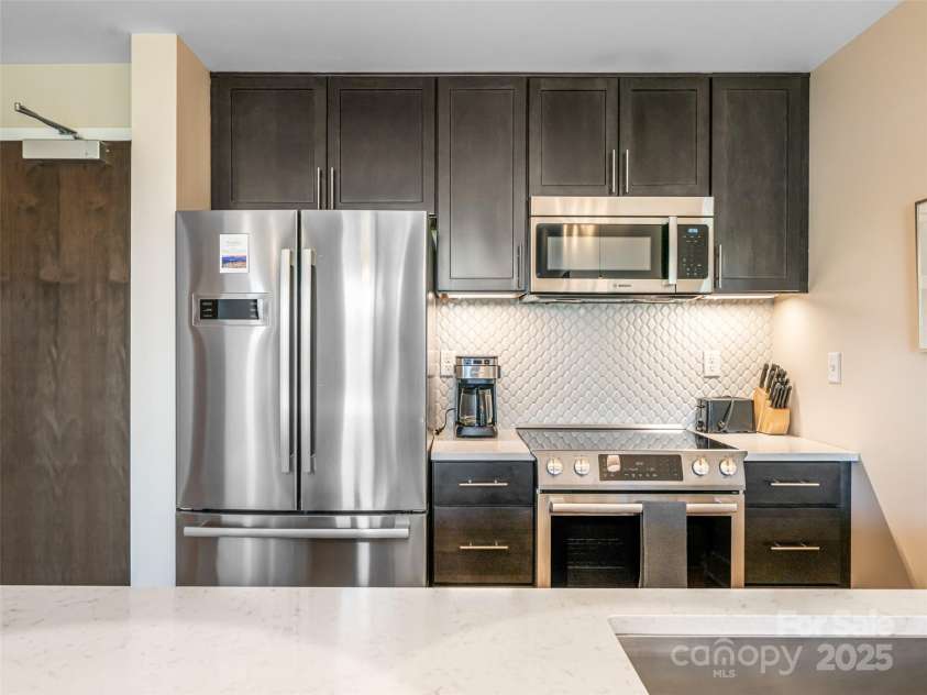 45 Asheland Avenue, Asheville, NC 28801.  MLS# CAR4283010, YatesRealty ID 127. 