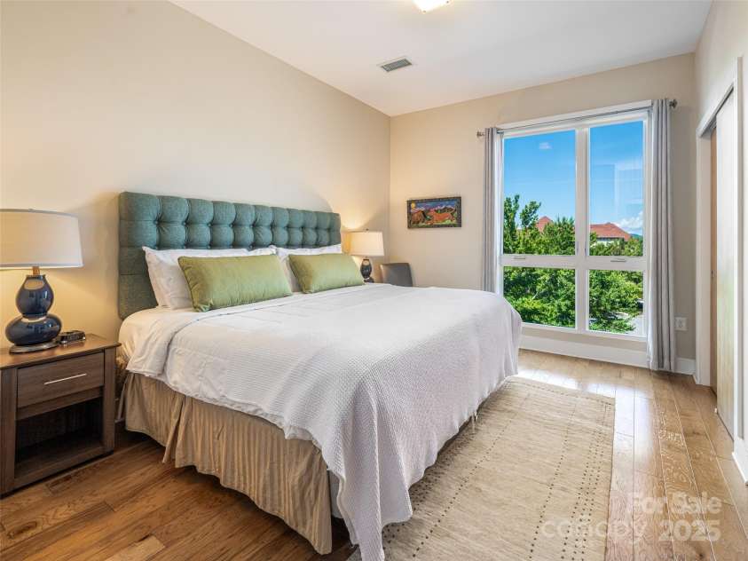 45 Asheland Avenue, Asheville, NC 28801.  MLS# CAR4283010, YatesRealty ID 127. 