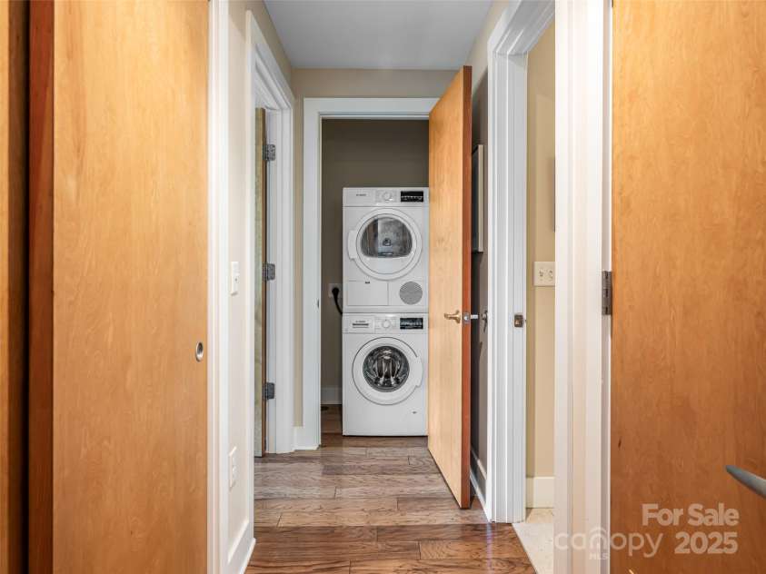 45 Asheland Avenue, Asheville, NC 28801.  MLS# CAR4283010, YatesRealty ID 127. 