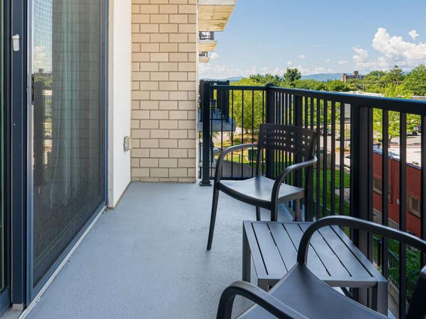 45 Asheland Avenue, Asheville, NC 28801.  MLS# CAR4283010, YatesRealty ID 127. 