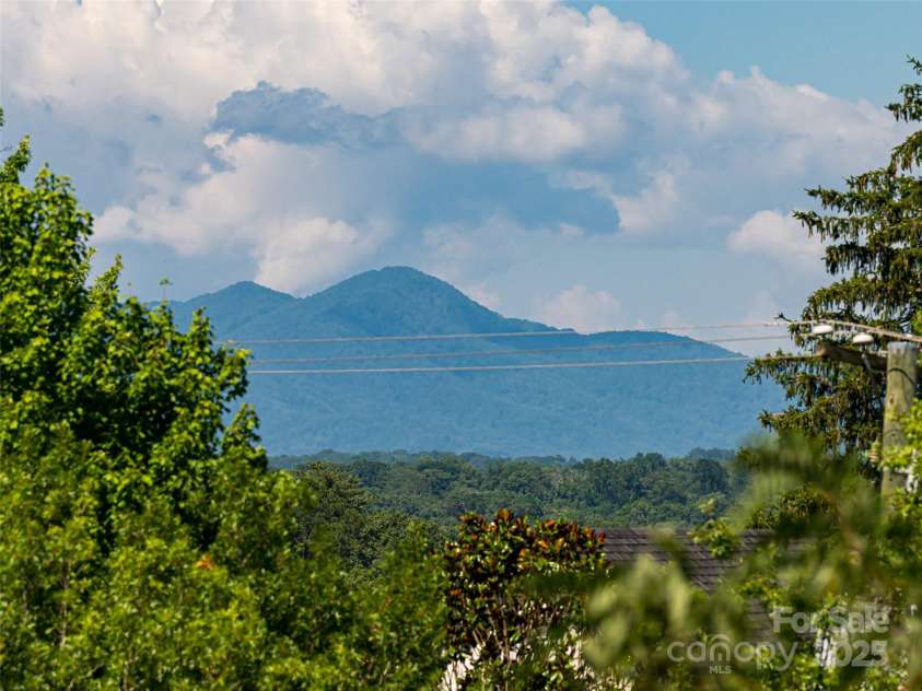 45 Asheland Avenue, Asheville, NC 28801.  MLS# CAR4283010, YatesRealty ID 127. 