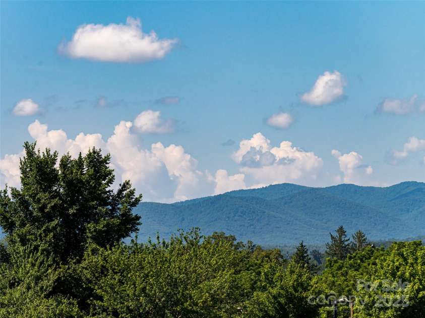 45 Asheland Avenue, Asheville, NC 28801.  MLS# CAR4283010, YatesRealty ID 127. 