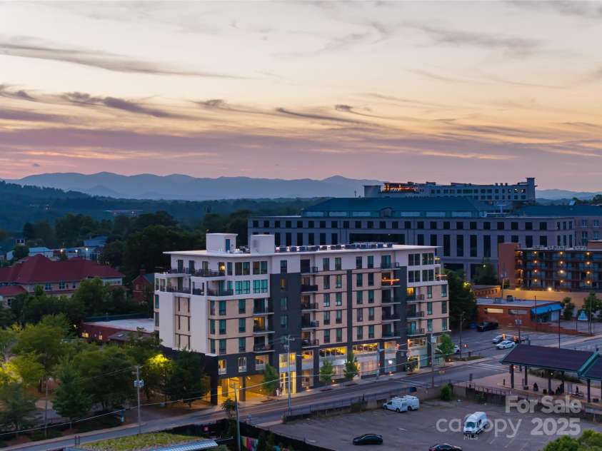 45 Asheland Avenue, Asheville, NC 28801.  MLS# CAR4283010, YatesRealty ID 127. 