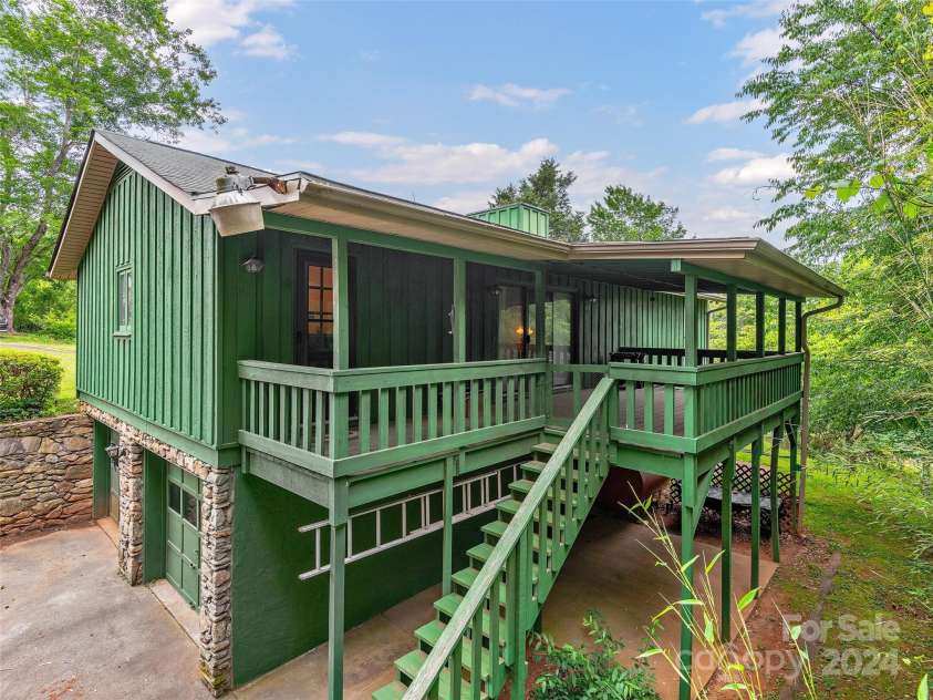 7 Chase Drive, Candler, NC 28715.  MLS# CAR4154891, YatesRealty ID 127. 