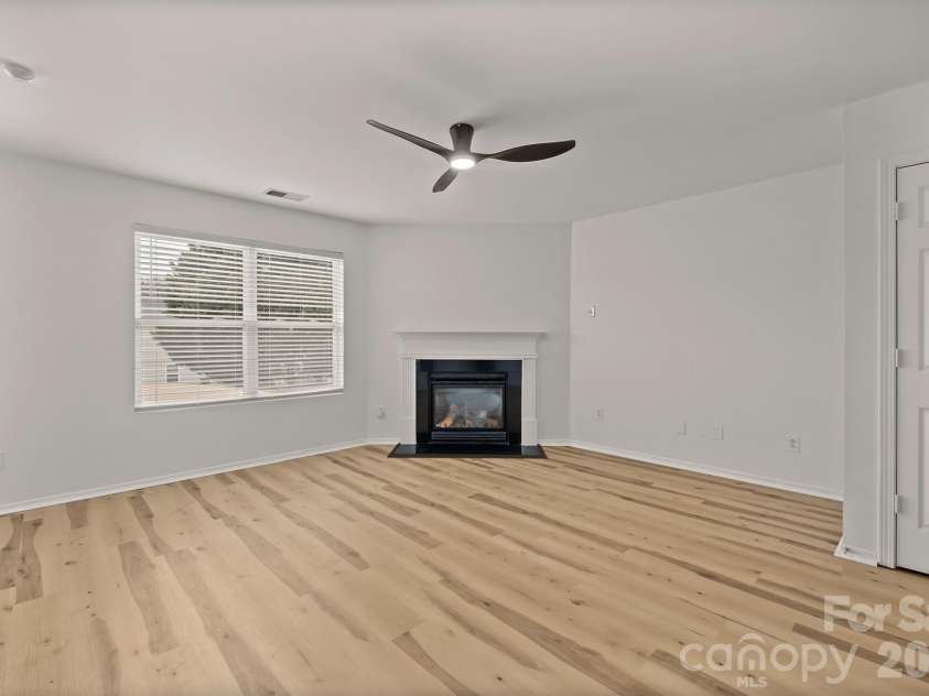 8552 Westhope Street, Charlotte, NC 28216.  MLS# CAR4340767, YatesRealty ID 1270. 