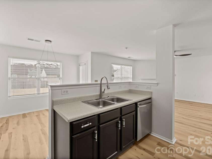 8552 Westhope Street, Charlotte, NC 28216.  MLS# CAR4340767, YatesRealty ID 1270. 