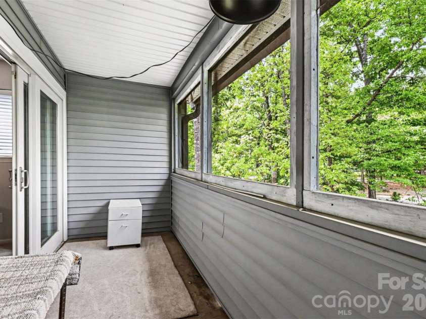 6614 Point Comfort Lane, Charlotte, NC 28226.  MLS# CAR4369899, YatesRealty ID 12700. 