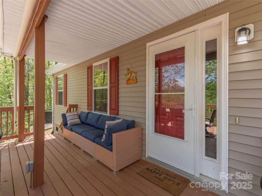 860 Creekside Drive, Maggie Valley, NC 28751.  MLS# CAR4245544, YatesRealty ID 12700. 