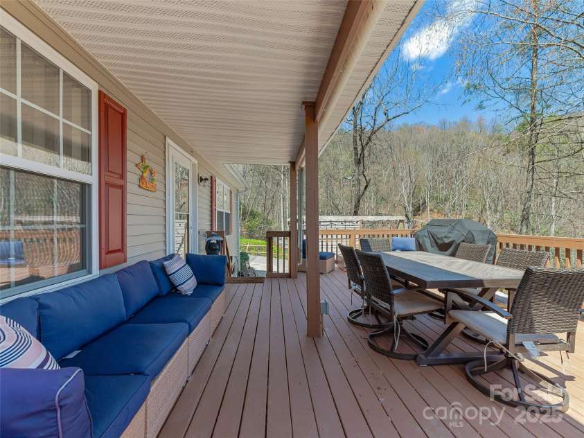 860 Creekside Drive, Maggie Valley, NC 28751.  MLS# CAR4245544, YatesRealty ID 12700. 