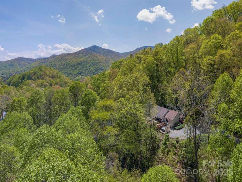 860 Creekside Drive, Maggie Valley, NC 28751.  MLS# CAR4245544, YatesRealty ID 12700. 