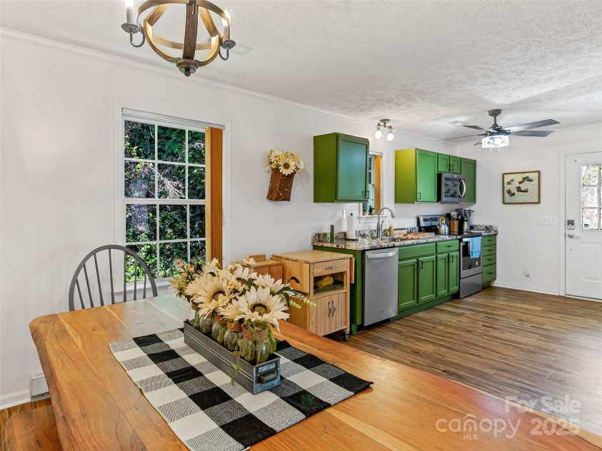 860 Creekside Drive, Maggie Valley, NC 28751.  MLS# CAR4245544, YatesRealty ID 12700. 