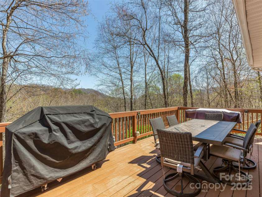 860 Creekside Drive, Maggie Valley, NC 28751.  MLS# CAR4245544, YatesRealty ID 12700. 