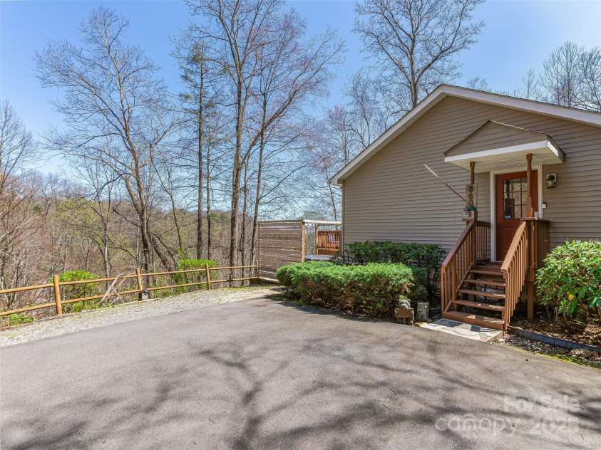 860 Creekside Drive, Maggie Valley, NC 28751.  MLS# CAR4245544, YatesRealty ID 12700. 