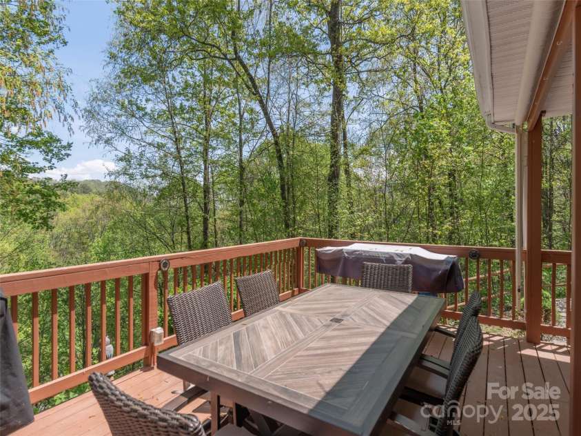 860 Creekside Drive, Maggie Valley, NC 28751.  MLS# CAR4245544, YatesRealty ID 12700. 