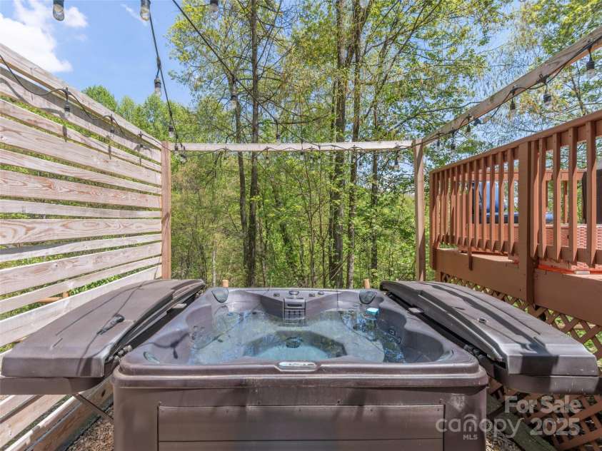 860 Creekside Drive, Maggie Valley, NC 28751.  MLS# CAR4245544, YatesRealty ID 12700. 