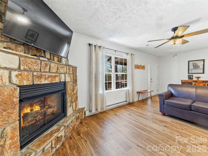 860 Creekside Drive, Maggie Valley, NC 28751.  MLS# CAR4329432, YatesRealty ID 12700. 