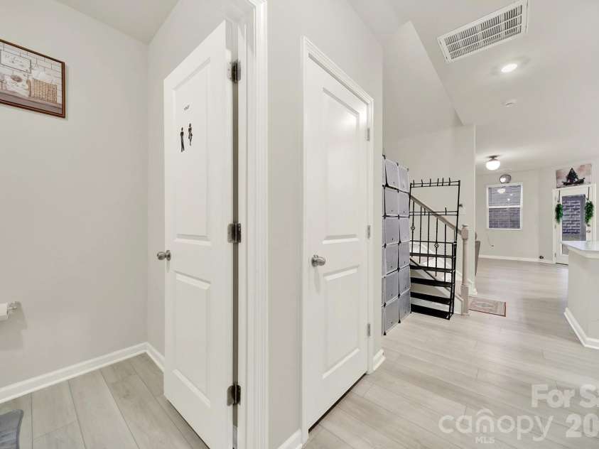 6009 Chelsea Oaks Ridge, Fort Mill, SC 29708.  MLS# CAR4359383, YatesRealty ID 12701. 