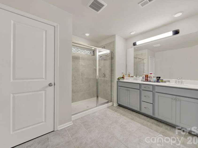 6009 Chelsea Oaks Ridge, Fort Mill, SC 29708.  MLS# CAR4359383, YatesRealty ID 12701. 