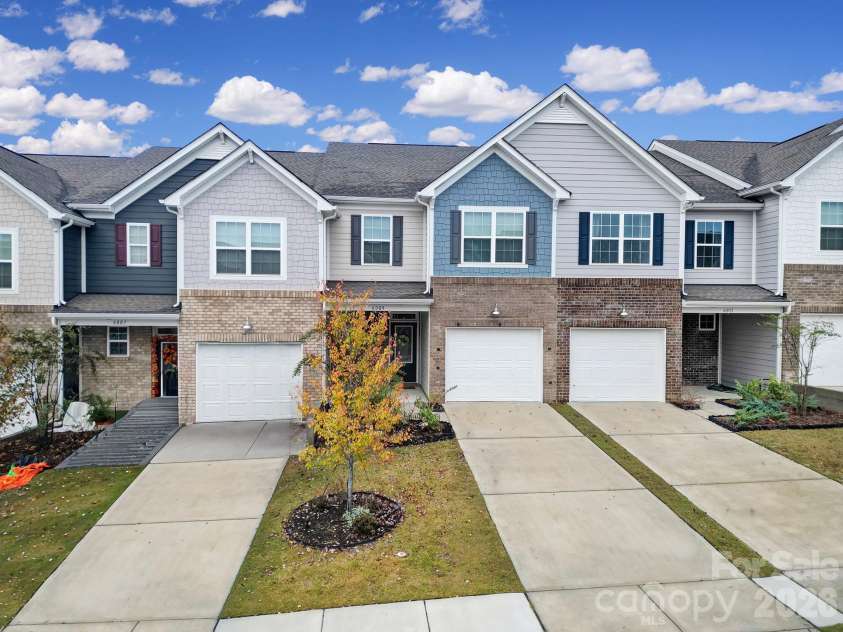 6009 Chelsea Oaks Ridge, Fort Mill, SC 29708.  MLS# CAR4359383, YatesRealty ID 12701. 