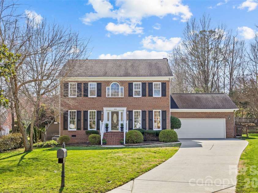 1104 Hulston Court, Charlotte, NC 28211.  MLS# CAR4354975, YatesRealty ID 12703. 
