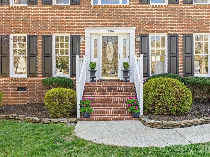 1104 Hulston Court, Charlotte, NC 28211.  MLS# CAR4354975, YatesRealty ID 12703. 