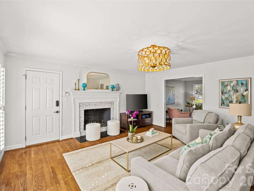 1104 Hulston Court, Charlotte, NC 28211.  MLS# CAR4354975, YatesRealty ID 12703. 