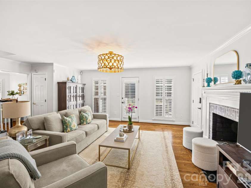 1104 Hulston Court, Charlotte, NC 28211.  MLS# CAR4354975, YatesRealty ID 12703. 