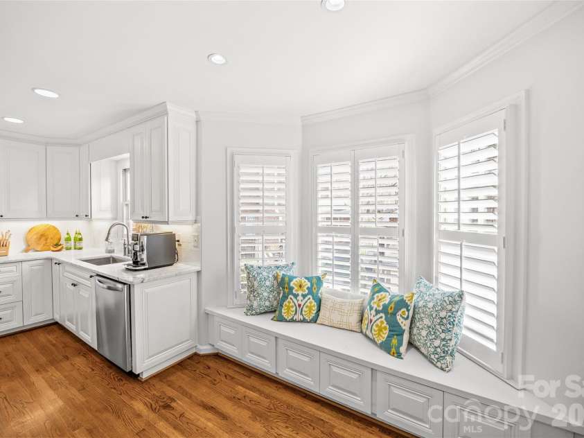 1104 Hulston Court, Charlotte, NC 28211.  MLS# CAR4354975, YatesRealty ID 12703. 
