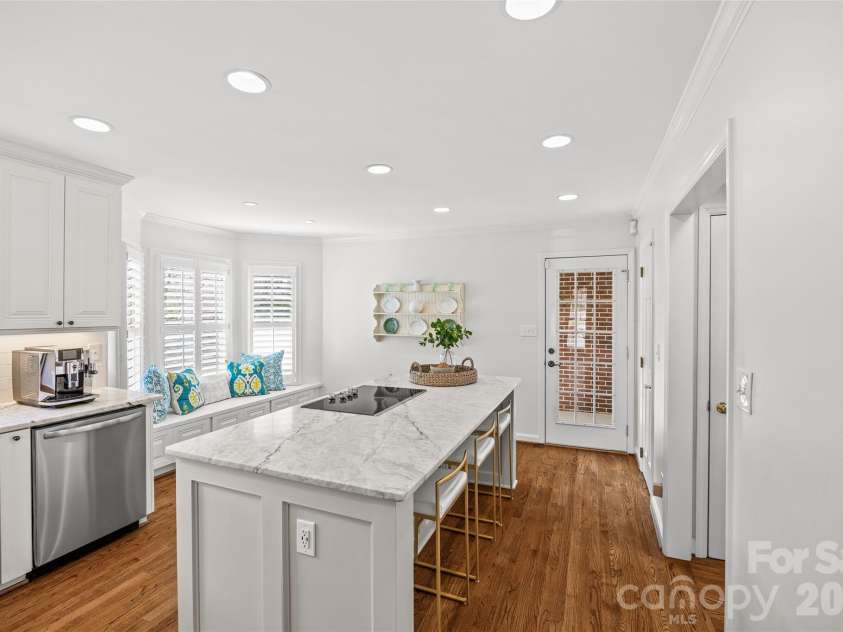 1104 Hulston Court, Charlotte, NC 28211.  MLS# CAR4354975, YatesRealty ID 12703. 