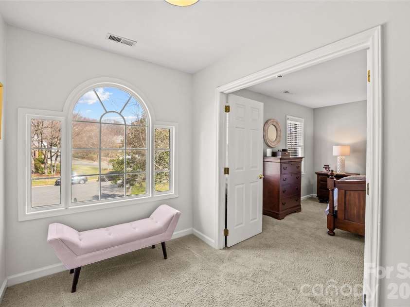 1104 Hulston Court, Charlotte, NC 28211.  MLS# CAR4354975, YatesRealty ID 12703. 