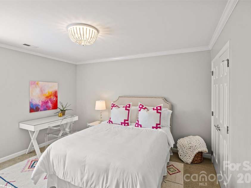 1104 Hulston Court, Charlotte, NC 28211.  MLS# CAR4354975, YatesRealty ID 12703. 
