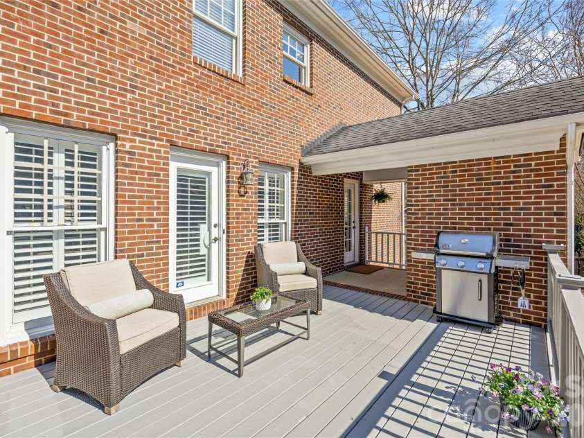 1104 Hulston Court, Charlotte, NC 28211.  MLS# CAR4354975, YatesRealty ID 12703. 