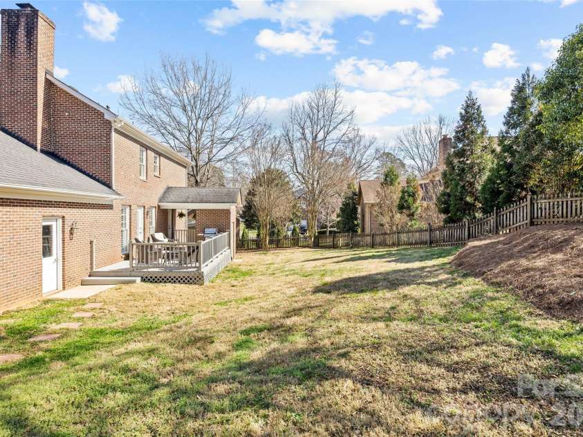 1104 Hulston Court, Charlotte, NC 28211.  MLS# CAR4354975, YatesRealty ID 12703. 