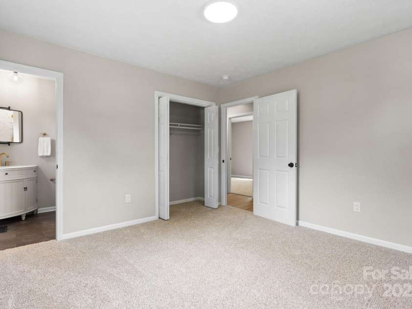 606 Hillcrest Street, Hudson, NC 28638.  MLS# CAR4255015, YatesRealty ID 12703. 