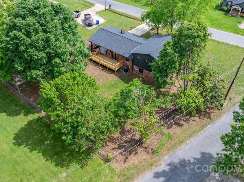 606 Hillcrest Street, Hudson, NC 28638.  MLS# CAR4255015, YatesRealty ID 12703. 