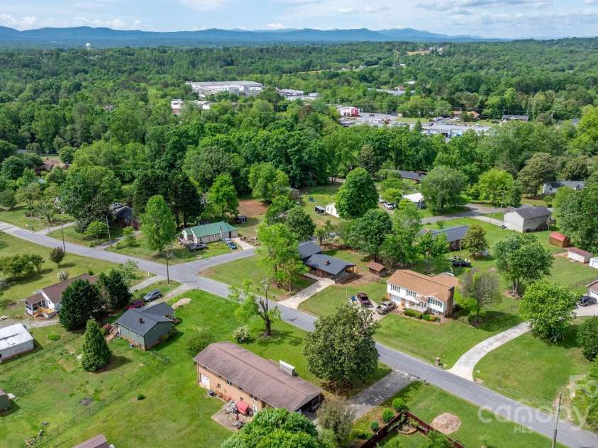 606 Hillcrest Street, Hudson, NC 28638.  MLS# CAR4255015, YatesRealty ID 12703. 