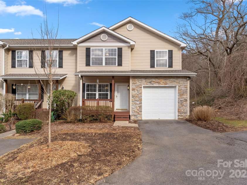 210 Pembrook Road, Swannanoa, NC 28778.  MLS# CAR4231531, YatesRealty ID 12705. 