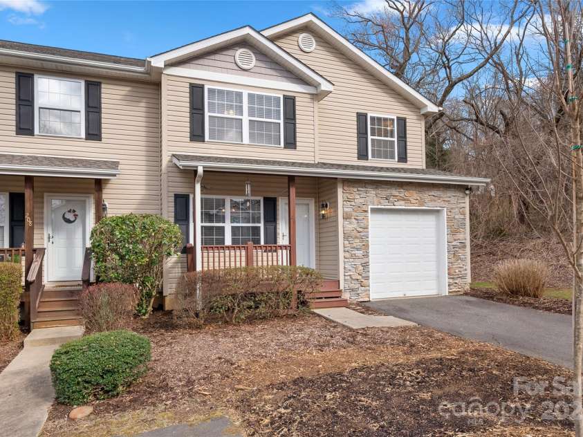 210 Pembrook Road, Swannanoa, NC 28778.  MLS# CAR4231531, YatesRealty ID 12705. 