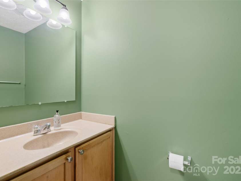 210 Pembrook Road, Swannanoa, NC 28778.  MLS# CAR4231531, YatesRealty ID 12705. Half Bath
