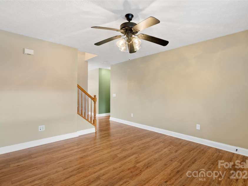 210 Pembrook Road, Swannanoa, NC 28778.  MLS# CAR4231531, YatesRealty ID 12705. Living Room