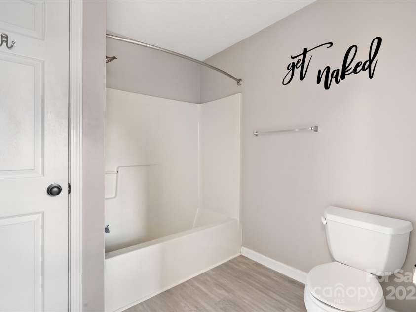 210 Pembrook Road, Swannanoa, NC 28778.  MLS# CAR4231531, YatesRealty ID 12705. Master Bath
