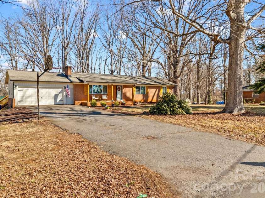 183 Jane Sowers Road, Statesville, NC 28625.  MLS# CAR4352171, YatesRealty ID 12706. 